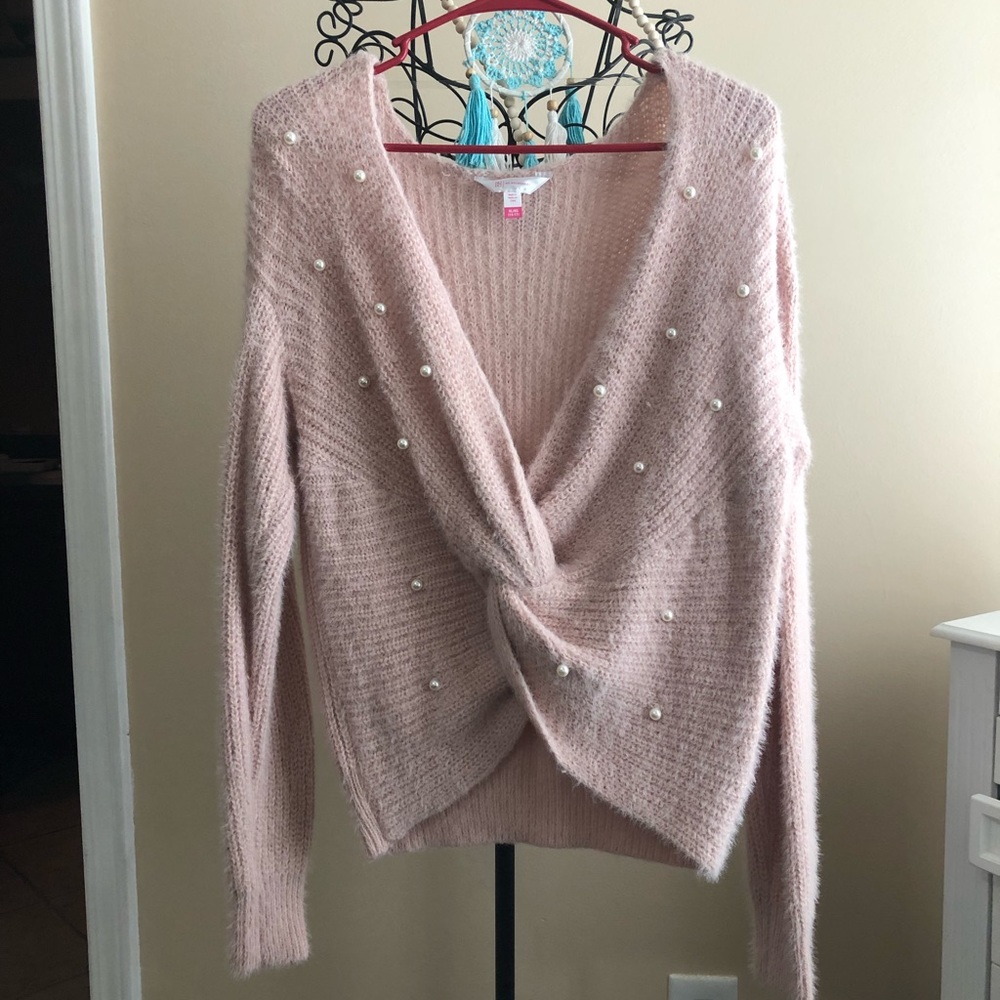No Boundaries twist sweater
